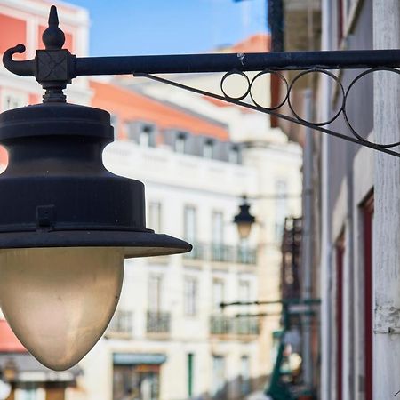 Spacious Bairro Alto Apartment With Courtyard, By Timecooler Lisboa Εξωτερικό φωτογραφία