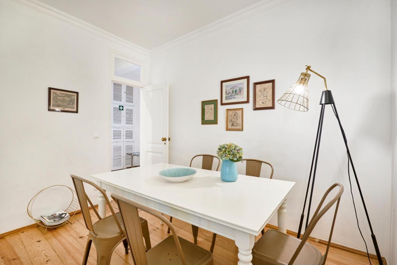Spacious Bairro Alto Apartment With Courtyard, By Timecooler Lisboa Εξωτερικό φωτογραφία